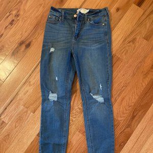 Like new, worn once high rise skinny jeans, size 26/3